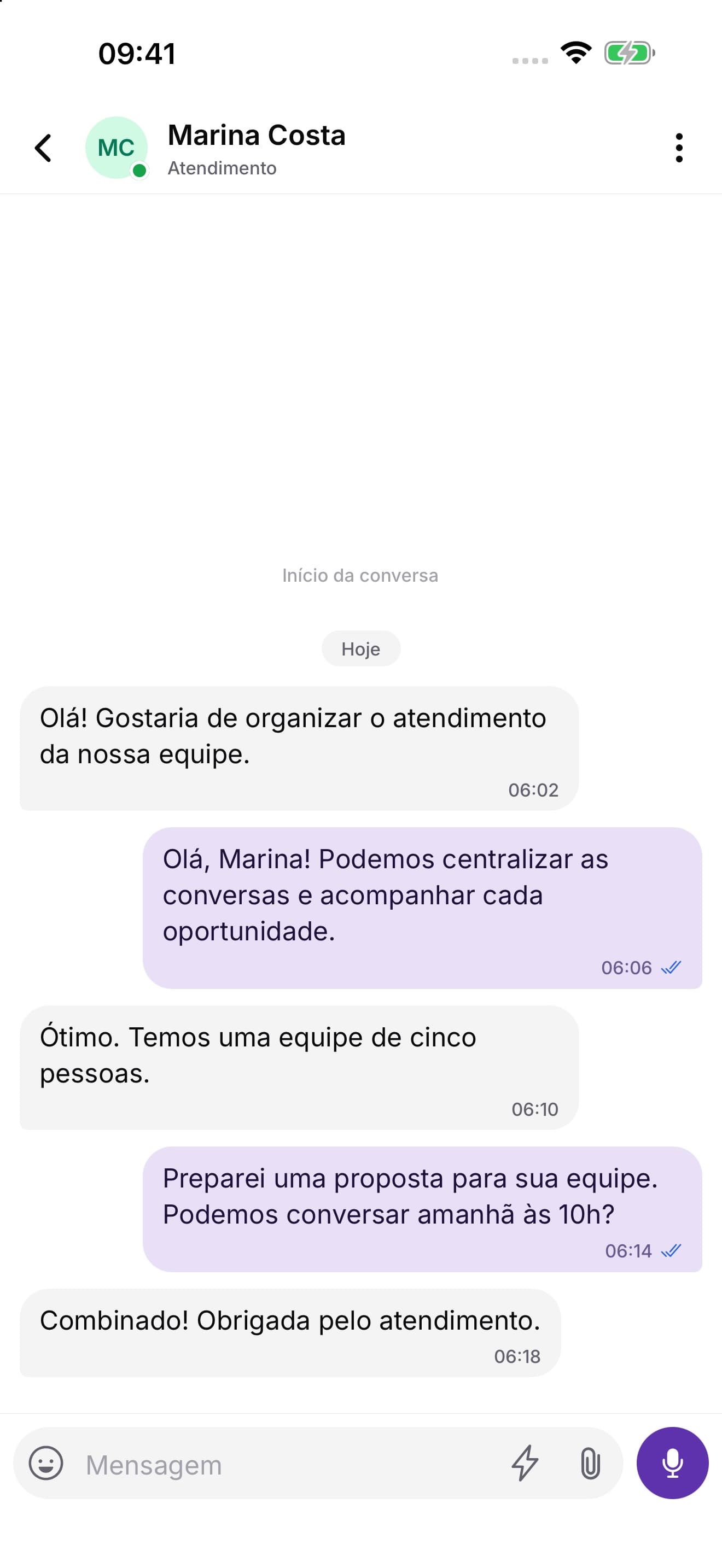 Conversa no CRM com mensagens de um contato de demonstração
